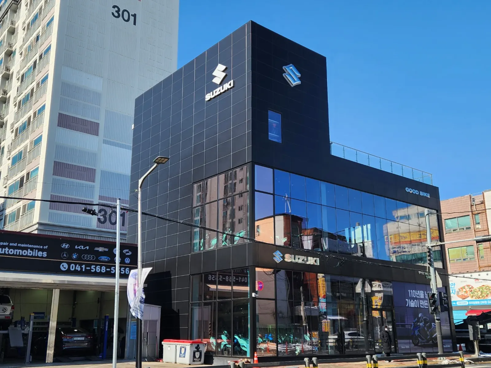 천안 스즈키월드 건물 외부 사인 전면 전경