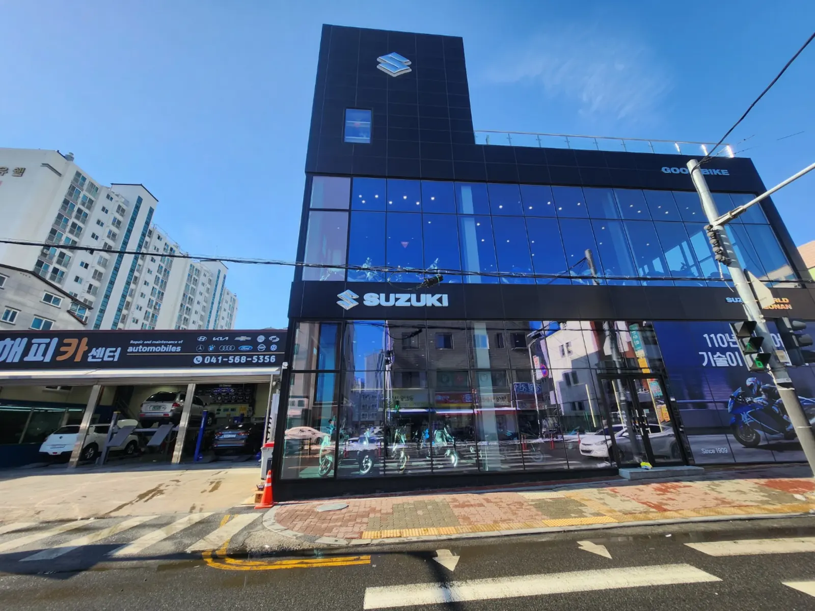 천안 스즈키월드 저녁 파노라마 매장 사인 전경